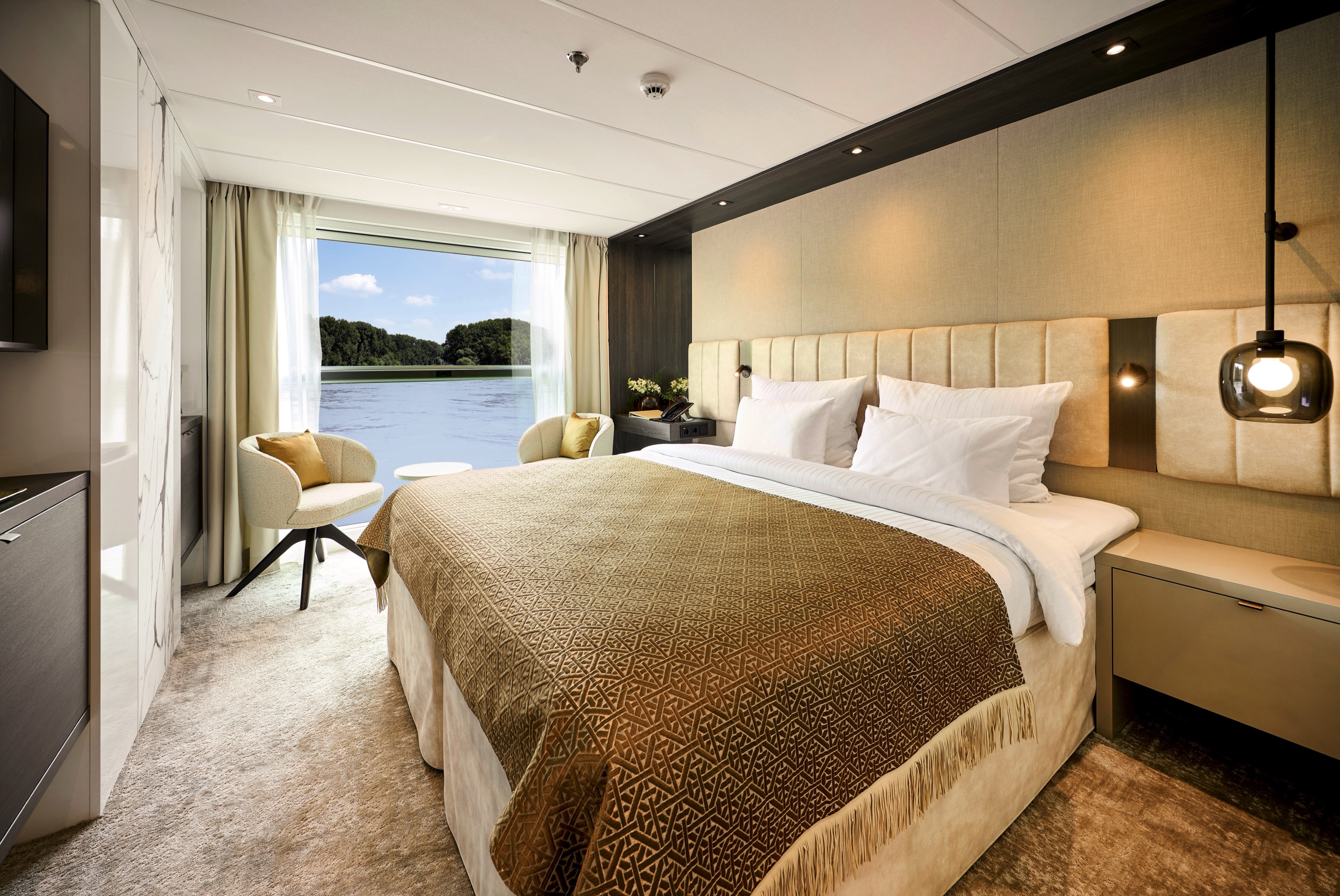 AMADEUS Nova Cabin Mozart Strauss Decks ©Lueftner Cruises Amadeus Tom Yasny .jpg